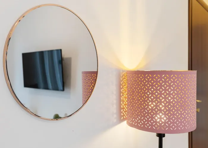 Apartament Duomo - Citylife Pink Vintage Apt Center Mediolan